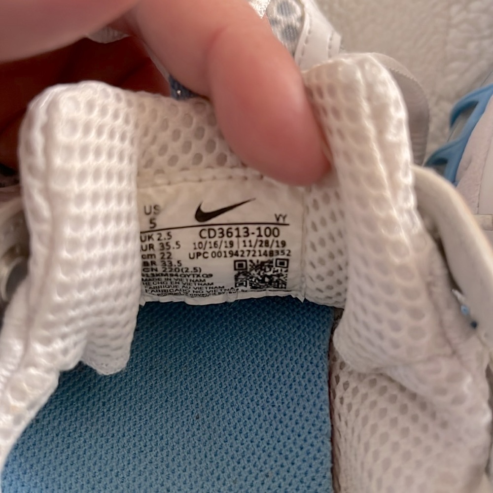 Nike women’s Air Zoom Spiridon Cage 2 'White University Blue' - Picture 7 of 7